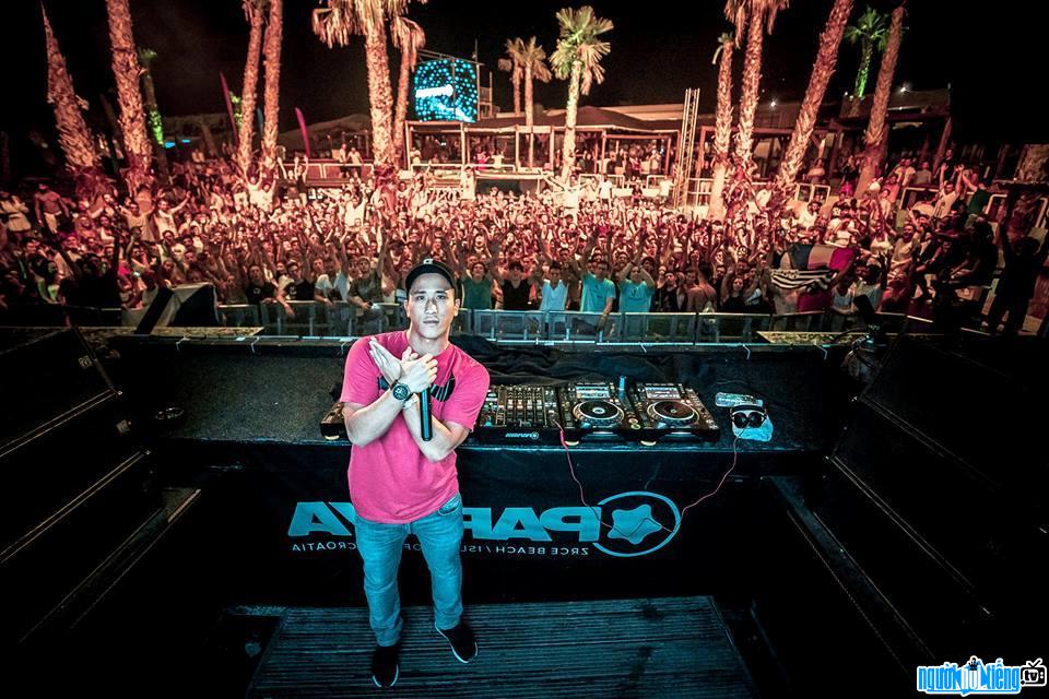 Florian Picasso là một DJ gốc Việt nổi tiếng được DJ Mag vinh danh