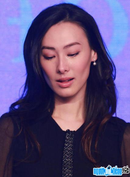 Hình ảnh diễn viên Lương Lạc Thi gầy trơ xương khiến khán giả không khỏi sốc