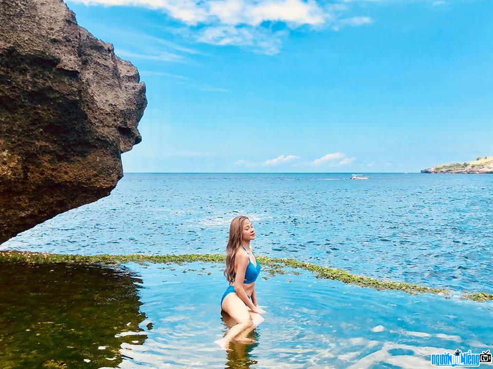 Xuân Hương khoe thân hình nóng bỏng với bikini
