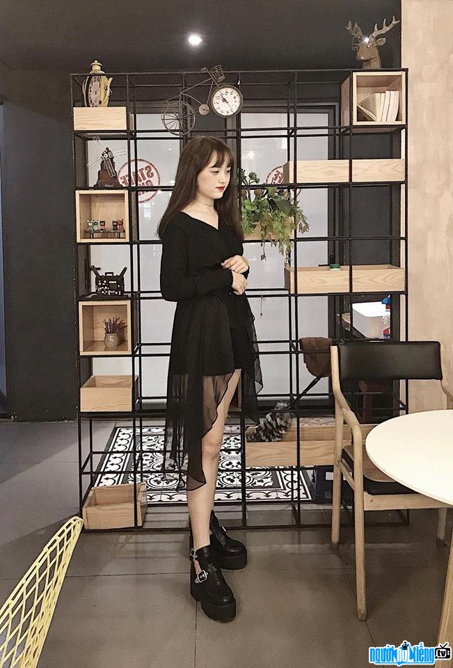 Hot girl Nguyễn Hạnh An thu nhập hơn 20 triệu một tháng nhờ làm streamer và mẫu ảnh