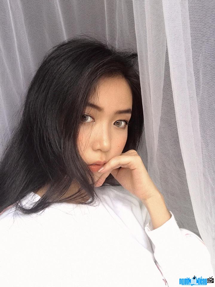 Layla Nguyễn xinh đẹp với đôi mắt quyến rũ