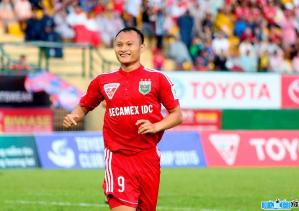 Ảnh Cầu thủ bóng đá Nguyễn Trọng Hoàng