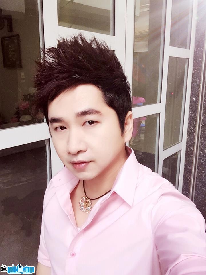 Chân dung Ca sĩ Bằng Cường