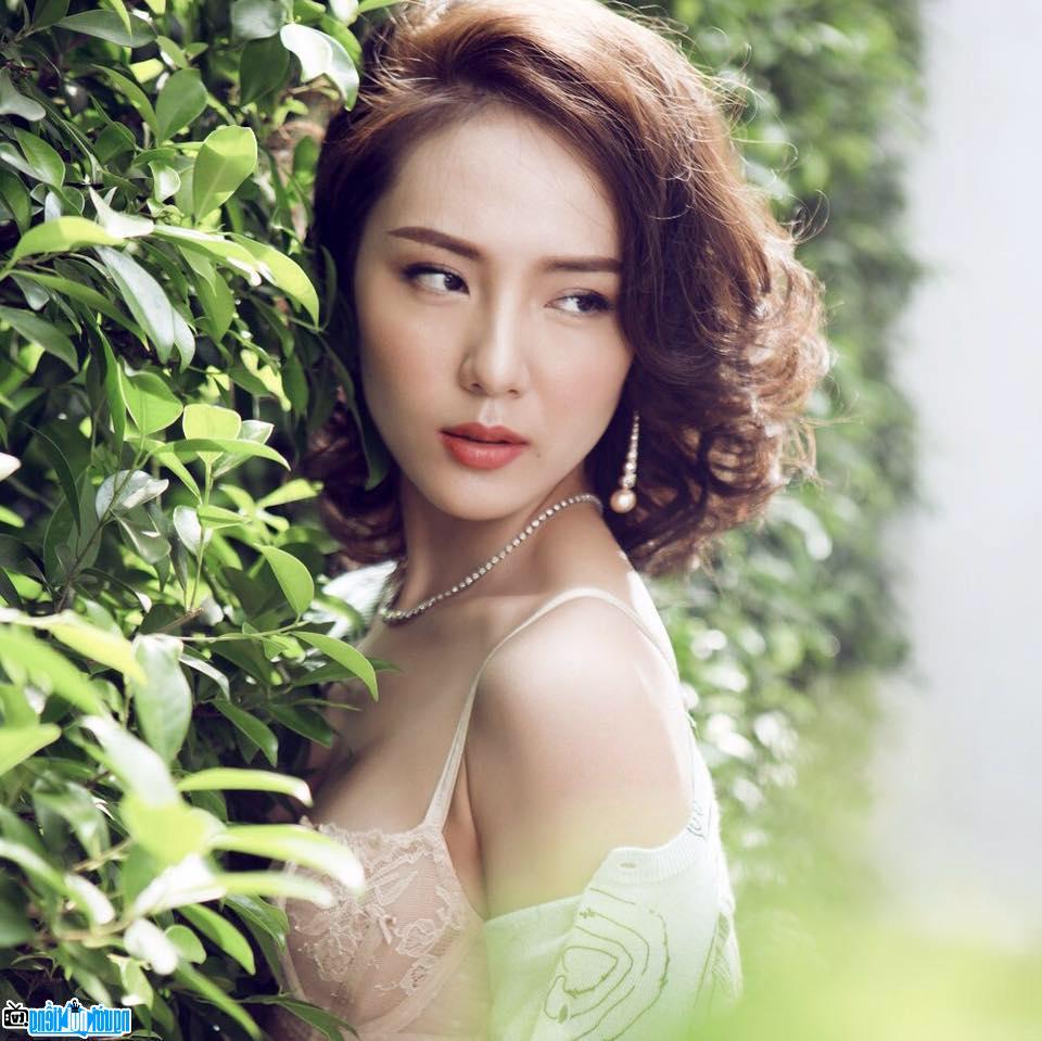 Ca sĩ Phương Linh
