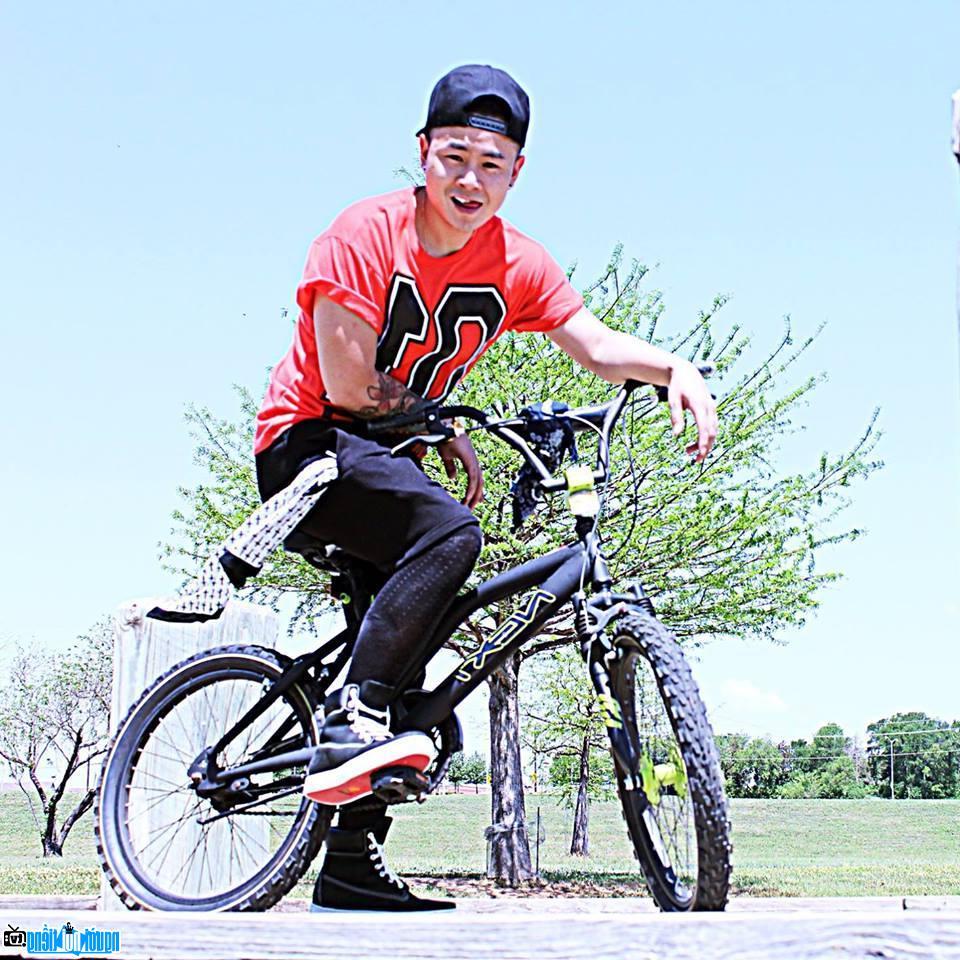  Binz with his beloved car