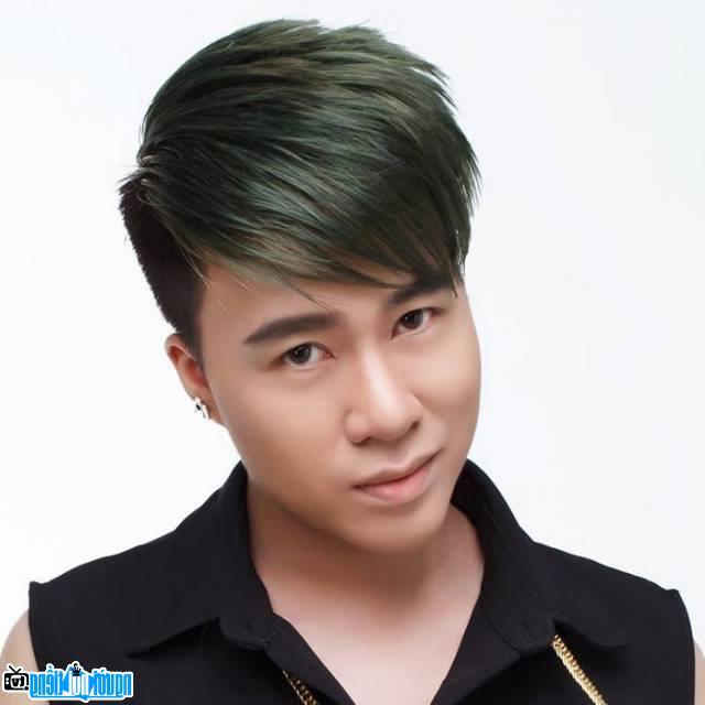  Personality image of musician Cao Tung Anh