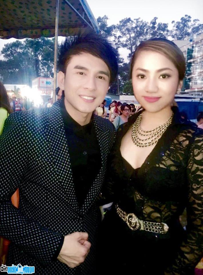  Picture of Chau Ngoc Tien with singer Dan Truong