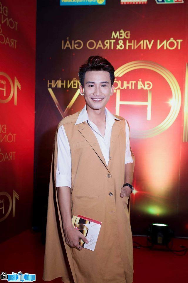 A new photo of Chi Thien- Famous singer Ho Chi Minh