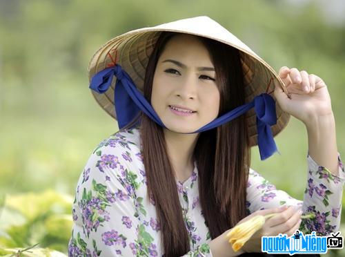  Picture of singer Giang Tien in MV "Bong Bi Sou"