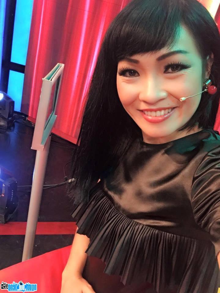  Picture of Phuong Thanh- Famous singer Thanh Hoa