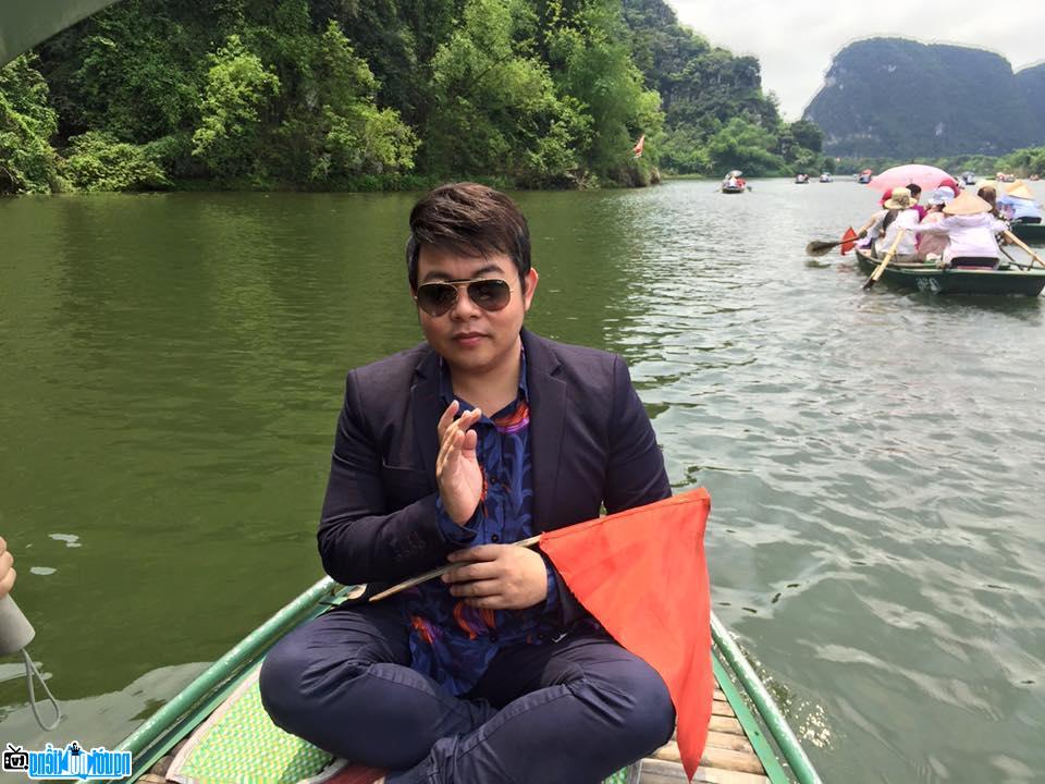  Photo of Quang Le - Famous singer of Thua Thien Hue