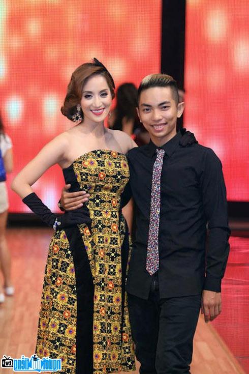  Picture of dancer Phan Hien and Khanh Thi attending the event