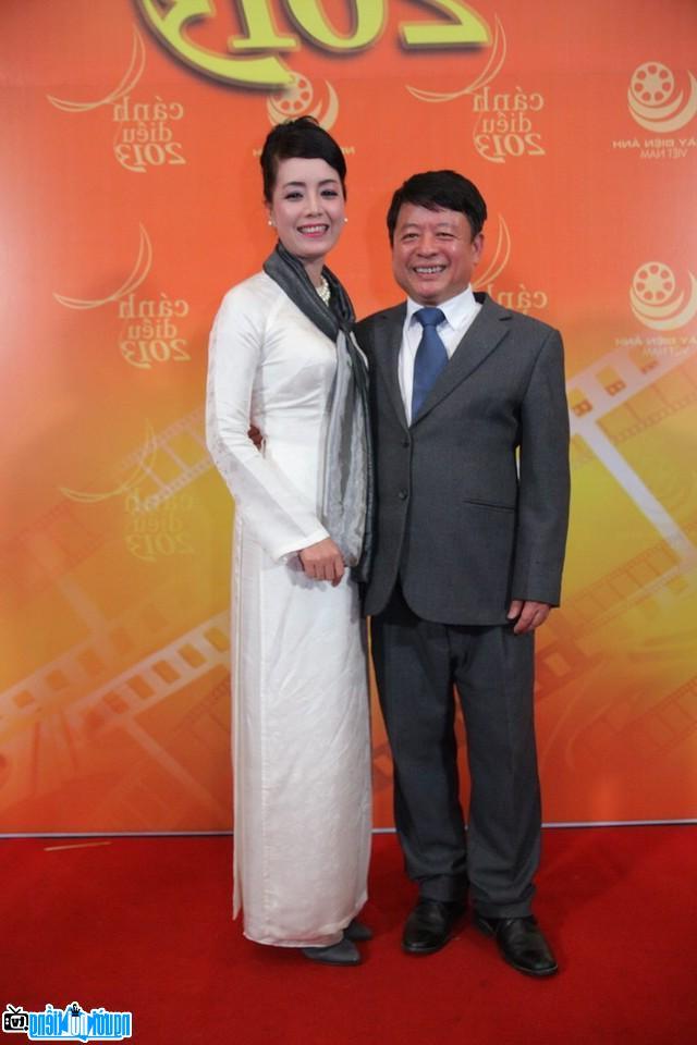 Hình ảnh nhạc sĩ Đỗ Hồng Quân cùng vợ - nữ diễn viên Chiều Xuân