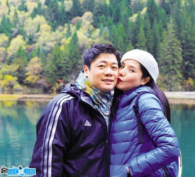 A new photo of Ngo Mai Trang and her husband