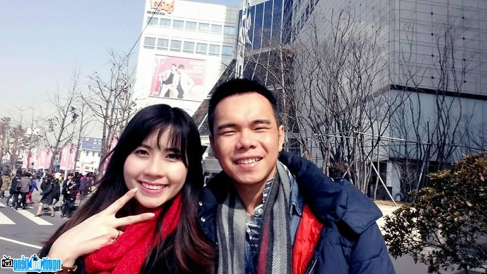  Picture of singer Trieu Hoang with his girlfriend