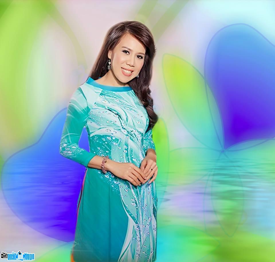  Mai Thien Van - Famous singer in Ben Tre