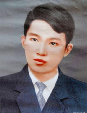  Portrait of Writer Thach Lam
