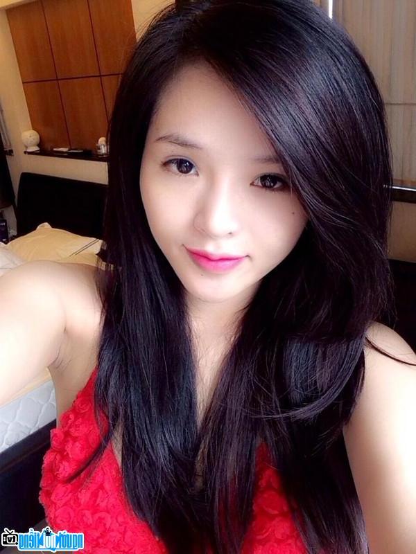 A new photo of Lai Huong Thao- Famous hot girl of Quang Ninh