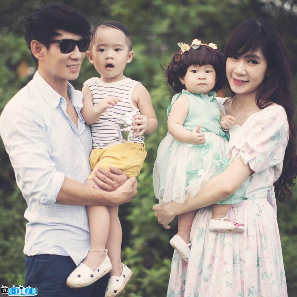 Hình ảnh về gia đình Minh Hà- Hot girl nổi tiếng Hồ Chí Minh- Việt Nam