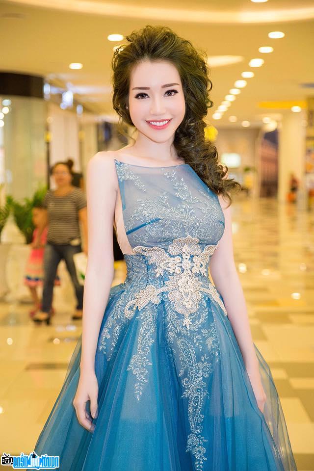 Hình ảnh mới nhất về Diễn viên Elly Trần