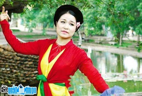  A new photo of Minh Phuong- Famous Cheo singer Hai Duong- Vietnam
