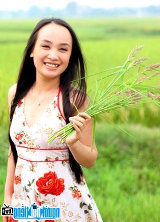 The image of young Thu Huyen is far from her roles on the cheo stage
