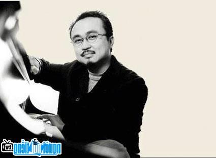  Picture of Pianist Dang Thai Son