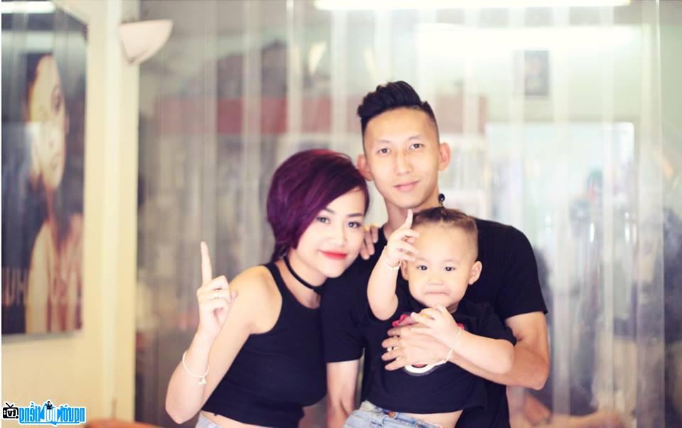  New picture of Player Nghiem Xuan Tu and his wife and children