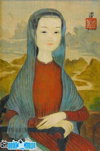 Mona Lisa with the model of a Vietnamese woman in traditional ao dai by painter Mai Trung Thu
