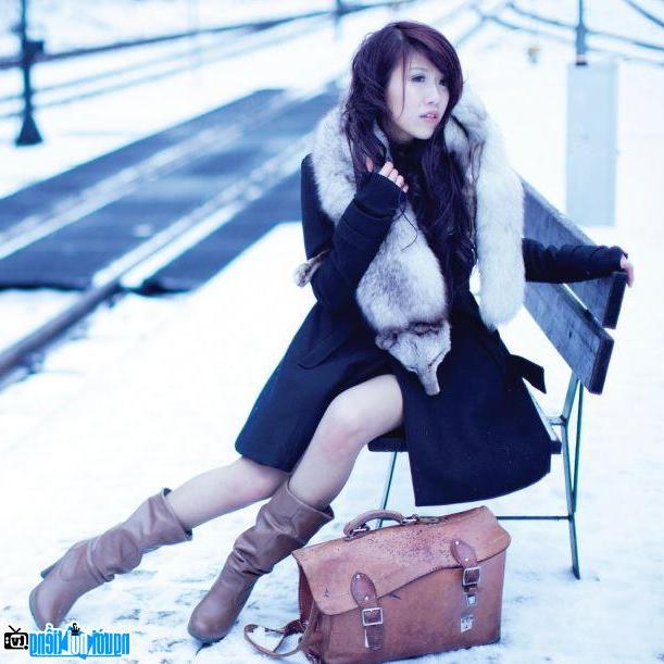 Latest pictures of Singer Trang Phap