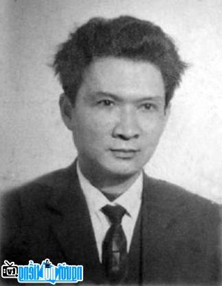  Pictures of the new poet Che Lan Vien in his youth