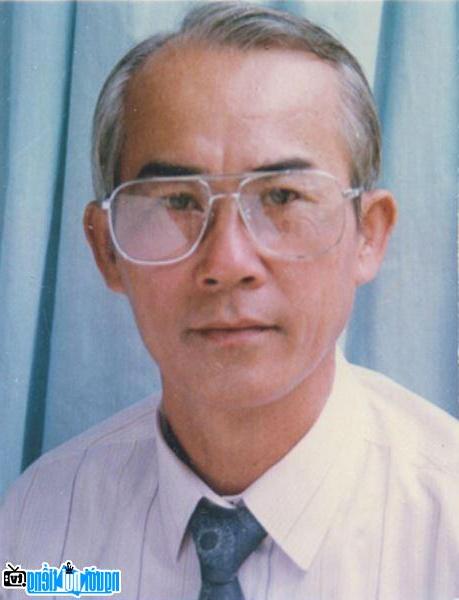 Portrait of Poet Duong Quan
