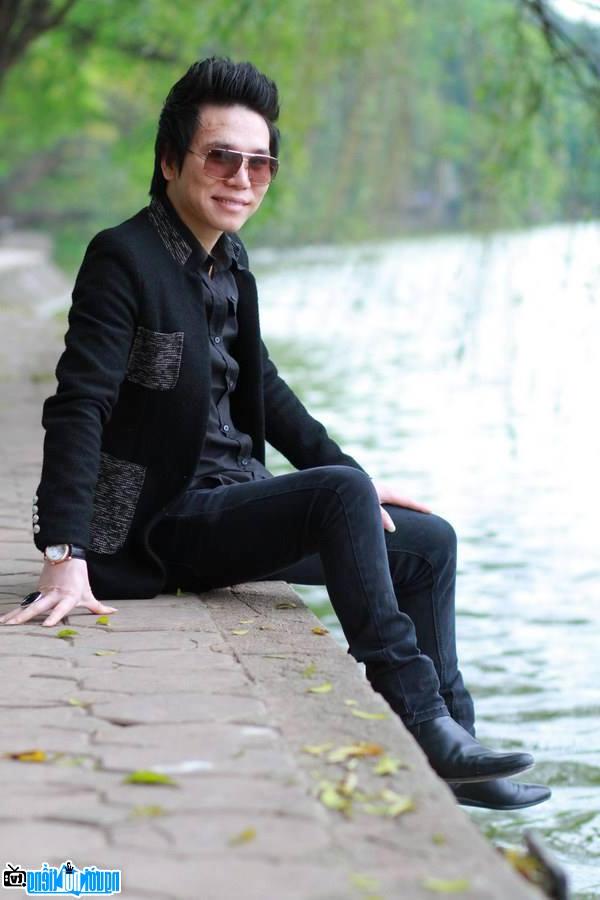  Latest pictures of Singer Chau Viet Cuong