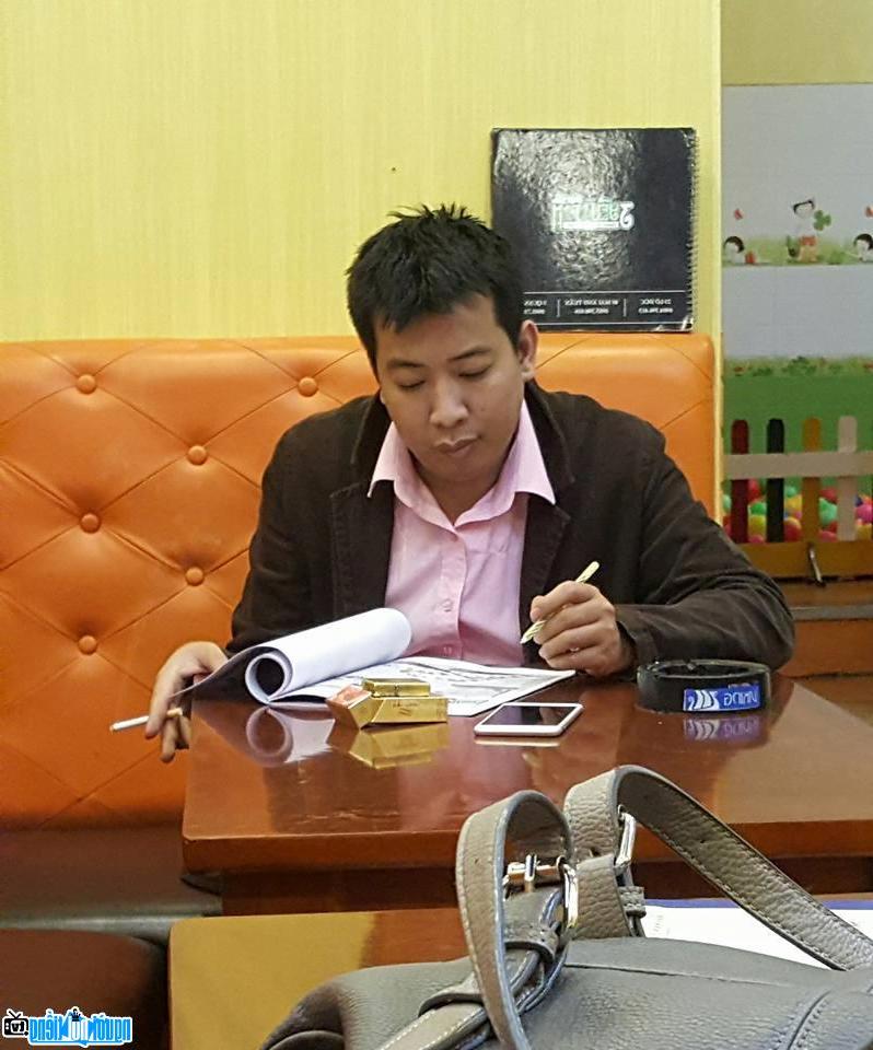  Latest pictures of Writer Hoang Anh Tu