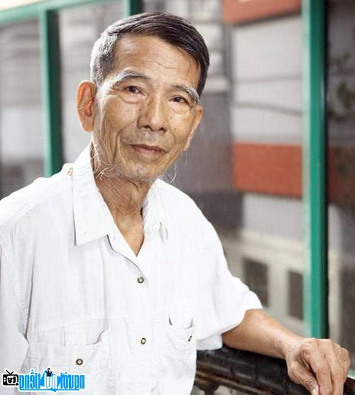 A portrait of Actor Tran Hanh