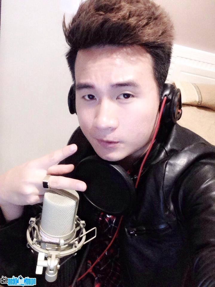 Singer Khanh Won personality in real life