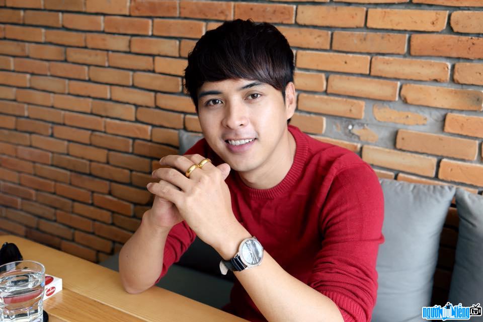 Singer Ho Quang Hieu is one of the Vietnamese male artists with the biggest fan base