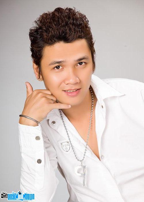 A portrait image of Musician Nguyen Chan Phong