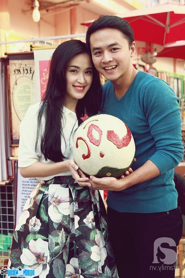 A picture of Actor Van Anh and his wife Tu Vi