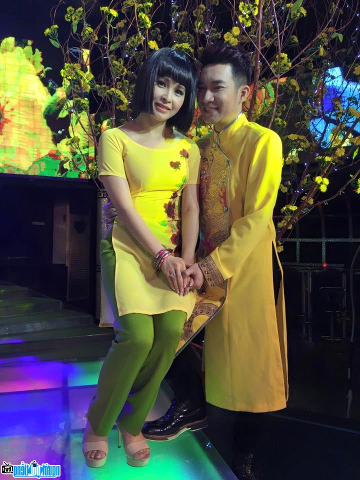  Picture of Singer Trang Nhung in Tet MV