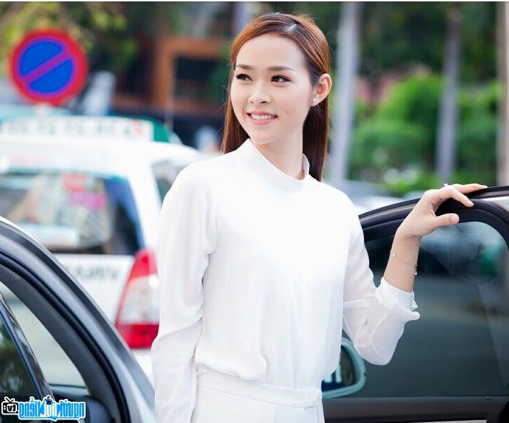  Young and beautiful Diep Bao Ngoc walking on the street