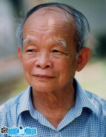 One Picture portrait of Vietnamese modern writer Nguyen Ngoc