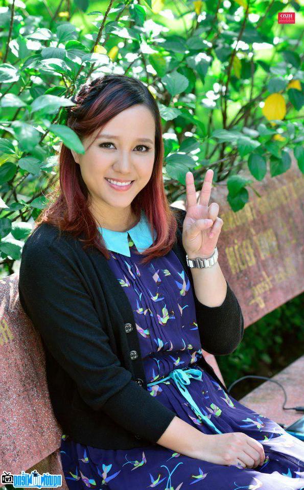 Singer Ngoc Linh playfully posing in real life