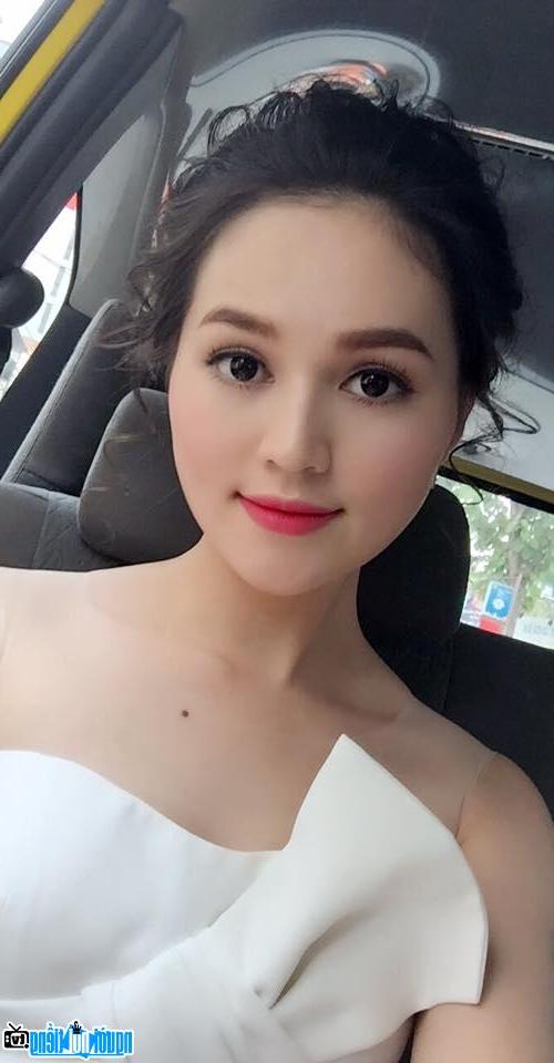 Vẻ đẹp của Hot girl Hye Trần