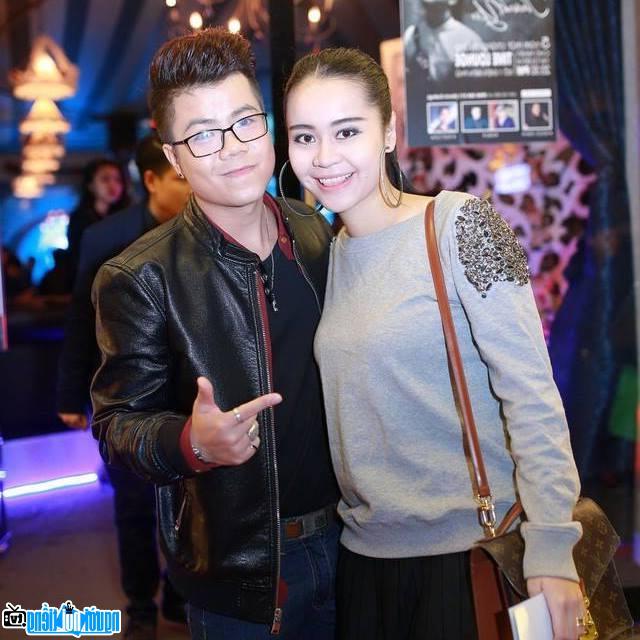  Picture of Singer Vu Hanh Nguyen with singer Dinh Manh Ninh