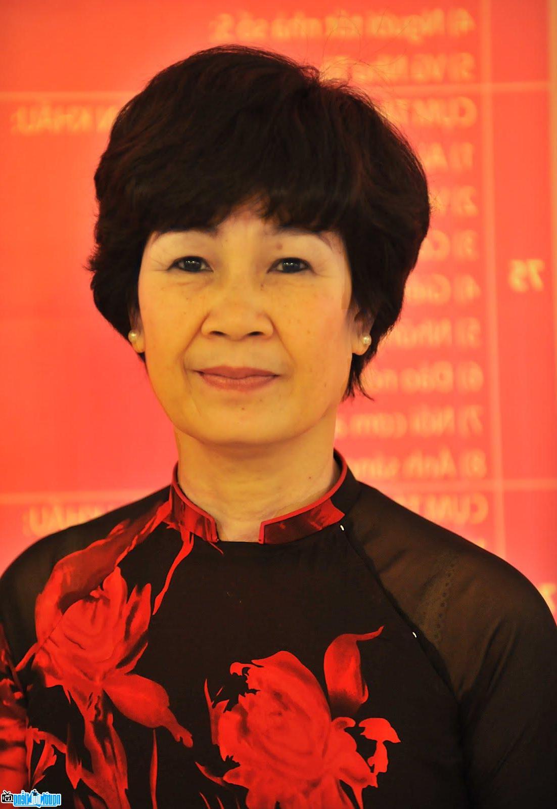 Một hình ảnh chân dung của Nhà văn Nguyễn Thị Hồng Ngát