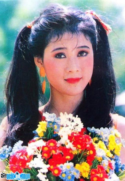  Young picture of actress Diem Huong