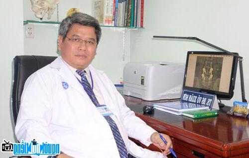 Vo Xuan Son- Famous doctor of-Vietnam