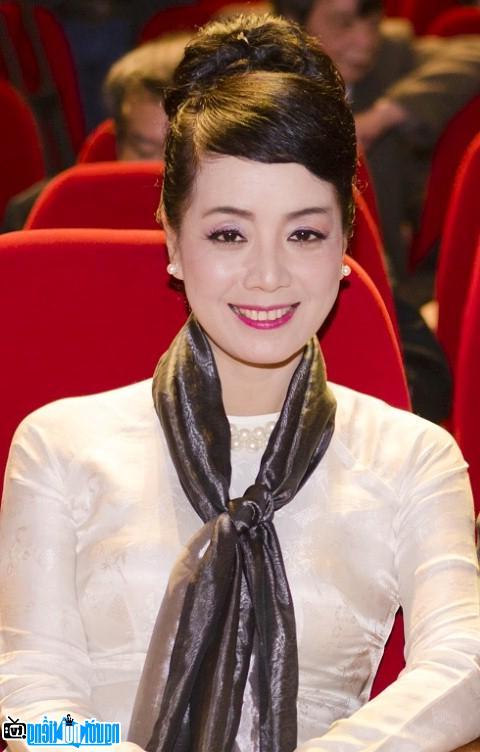 Hình ảnh nữ diễn viên Chiều Xuân trong một buổi biểu diễn