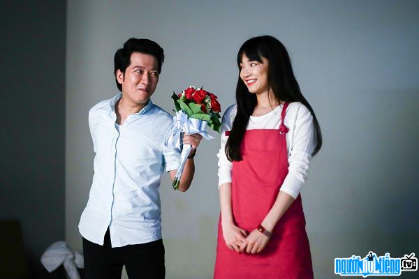 Nghệ sĩ hài Trường Giang cùng diễn viên Nhã Phương đang là cặp đôi được khán giả yêu thích